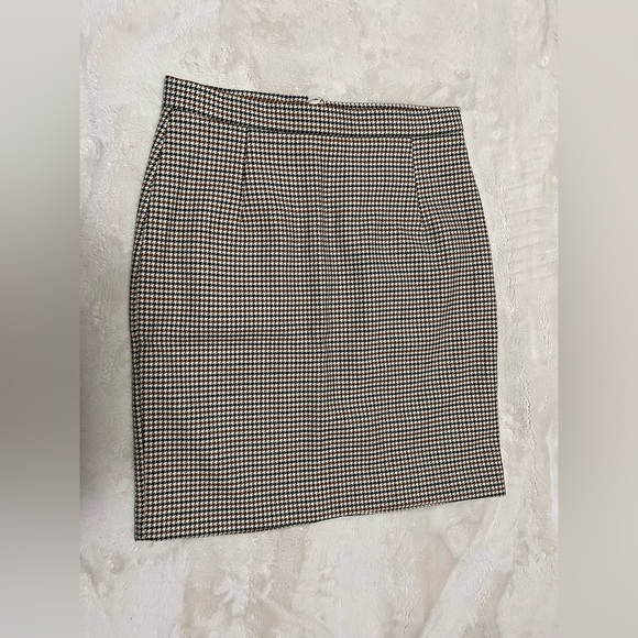 4/$20 - H&M houndstooth pencil skirt women’s size 6 - Picture 1 of 10